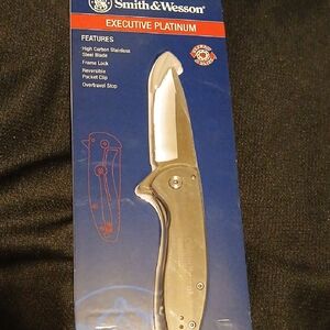 Smith & Wesson Executive Platinum Folding Knife - Silver